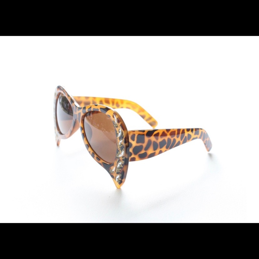 Oversized Fang Spicy Sunglasses